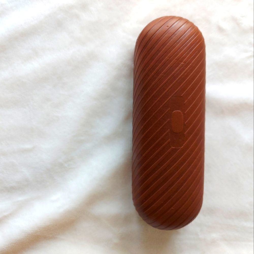 Oakly glasses case 